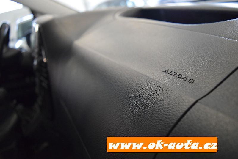 Mercedes-Benz Vito 114 CDI MIXTO LED 5 MÍST  - fotka 33 z 55