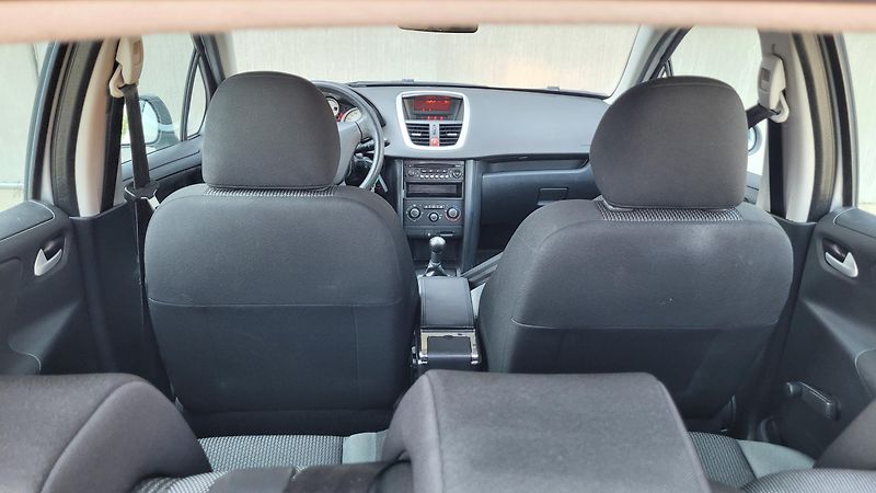 Peugeot 207 1,4i KOUPENO V ČR - fotka 14 z 18