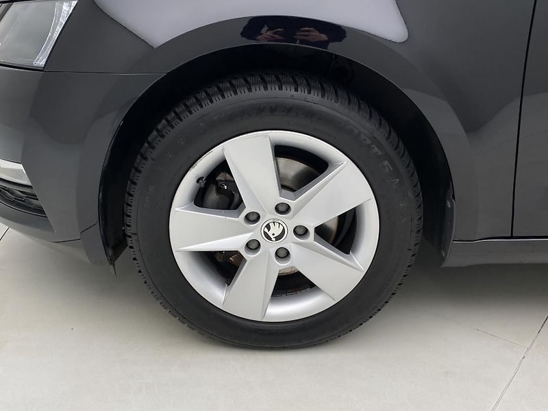 Škoda Octavia 1.4TSI AMBITION CZ REZERVACE - fotka 27 z 35