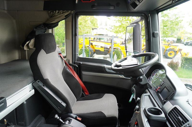 MAN TGS (2019) 35.420 8x2 / Chassis 6.4m/ ADR - fotka 21 z 24