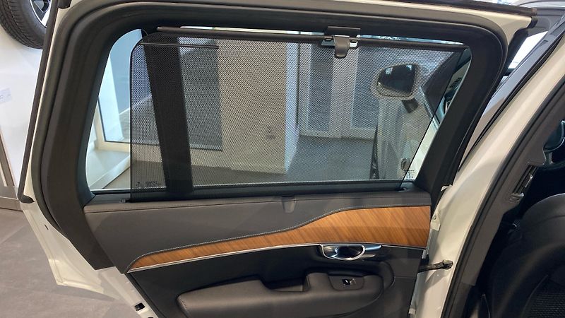 Volvo XC90 INSCRIPTION, B5 AWD, 173+10 kW - fotka 25 z 31