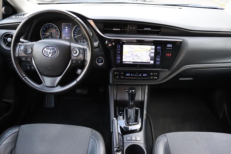 Toyota Corolla (2018) Toyota Corolla Sedan 1.6 - fotka 45 z 60