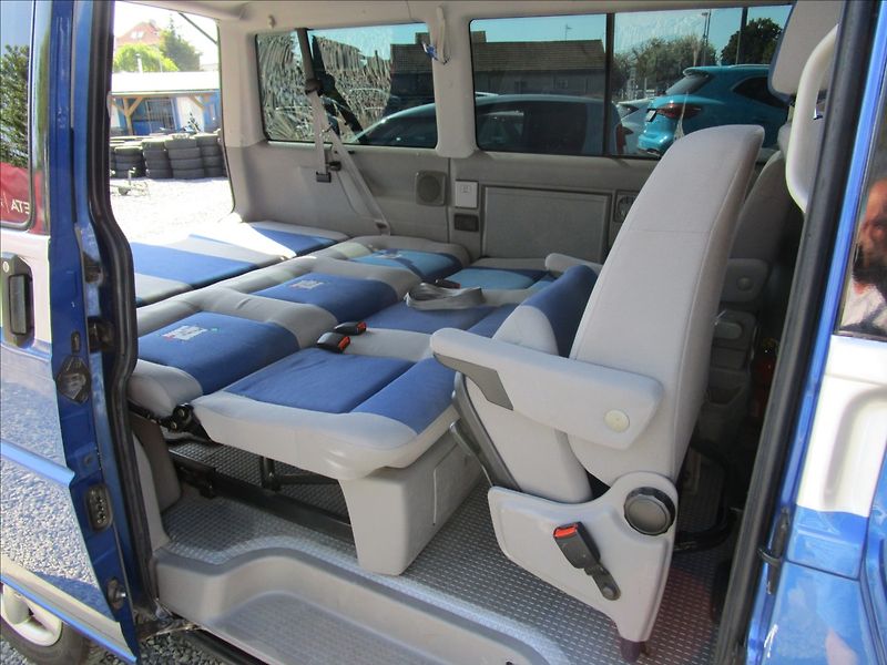 Volkswagen Multivan 2.5TDi 111kW, Atlantis, 7 míst - fotka 44 z 53