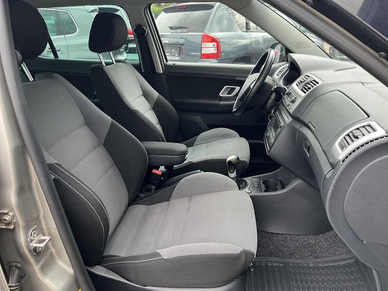 Škoda Fabia 1.2i 12v KLIMA KOUPENO V ČR - fotka 25 z 35