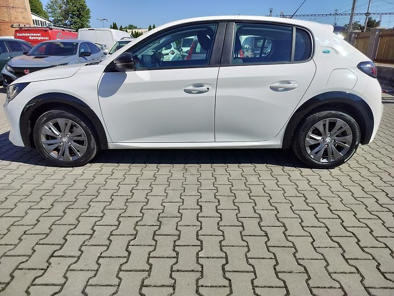 Peugeot 208 e, navigace - fotka 4 z 27
