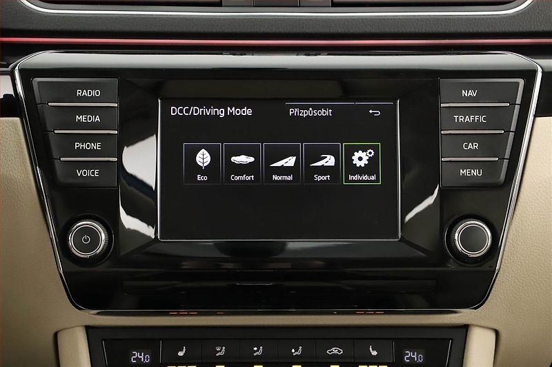 Škoda Superb (2016) 2.0 TDI 4x4, 4X4, Automat - fotka 16 z 20
