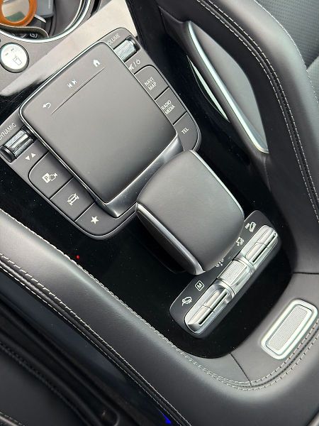 Mercedes-Benz GLS 450 D 4MATIC - fotka 34 z 41