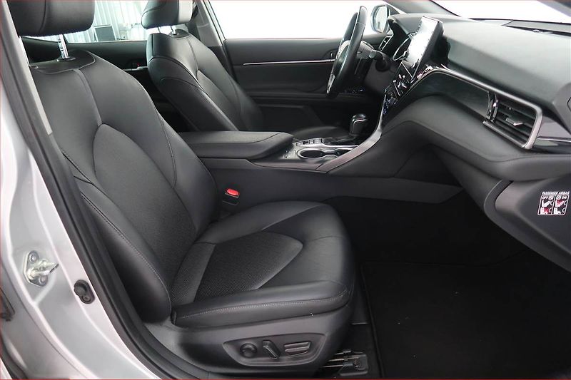Toyota Camry (2022) Prestige 2.5 Hybrid - fotka 9 z 21