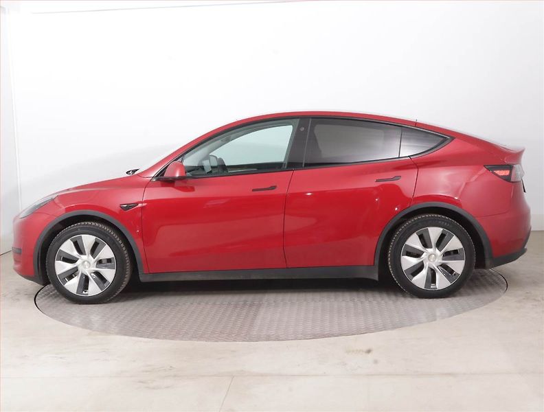 Tesla Model Y (2022) RWD LFP 60kWh, SoH 93% - fotka 3 z 21