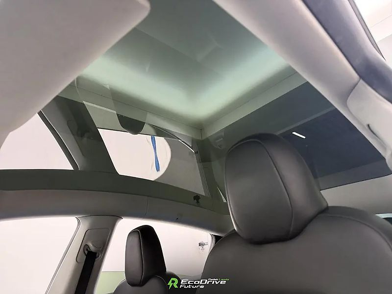 Tesla Model Y (2023) Long Range AWD Berlin - fotka 6 z 7