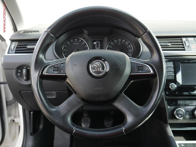 Škoda Octavia (2015) 1.6 TDi, ČR, Elegance - fotka 16 z 16