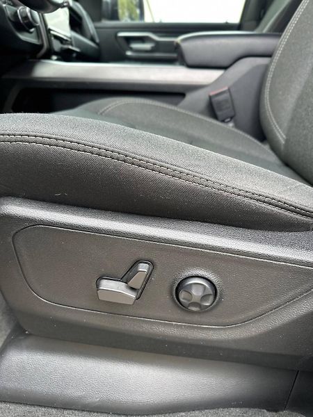Dodge RAM (2021) 5.7 V8 HEMI LONG STAR 2021 RWD - fotka 11 z 32