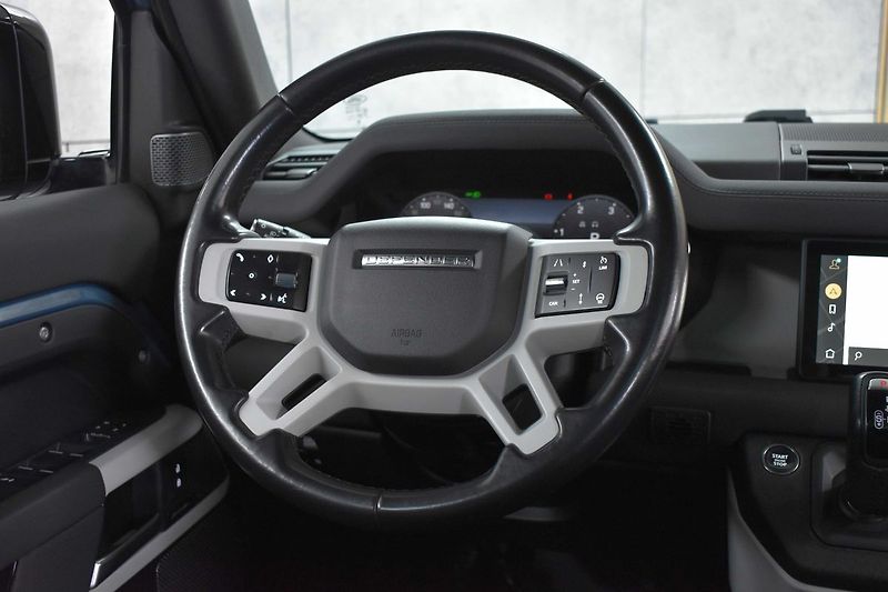 Land Rover Defender 110 D300 SE *ZÁRUKA*TAŽNÉ*ČR* - fotka 23 z 55
