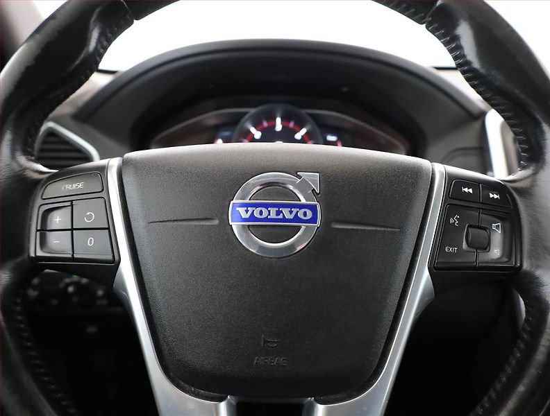 Volvo XC60 (2015) D5, 4X4, Automat, Serv.kniha - fotka 8 z 20