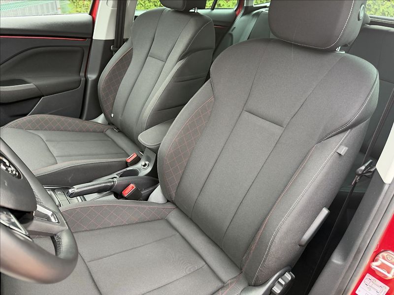 Škoda Scala 1.0 TSI Ambition - fotka 17 z 22