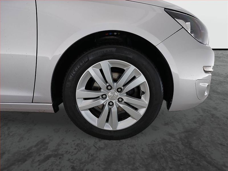Peugeot 308 (2016) 1.2 e-THP, ČR,1.maj - fotka 12 z 17