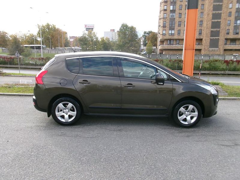 Peugeot 3008 (2010) 1.6 HDi KOUPENO ČR - fotka 5 z 12