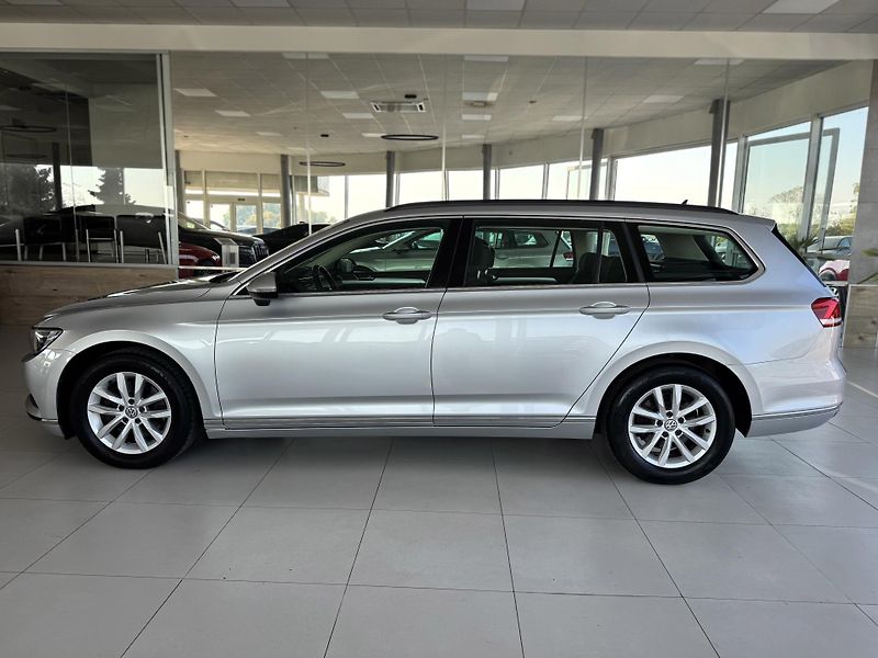 Volkswagen Passat Variant 2,0TDI DSG 140kW*Masáž*Kam*Taž - fotka 8 z 37