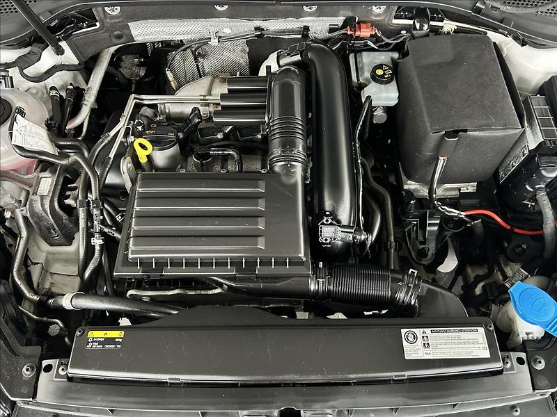 Volkswagen Golf 1,4   TSI 92kW,ALLSTAR,SERVISK - fotka 25 z 27