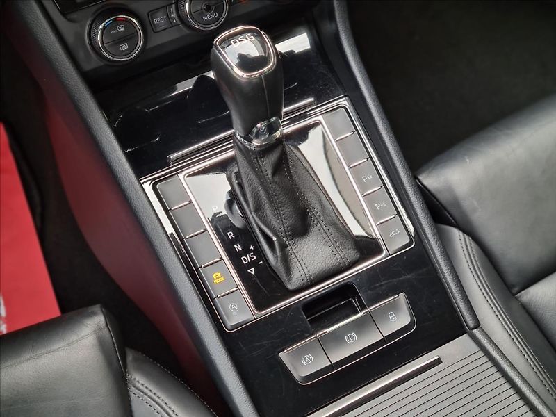 Škoda Superb III 2.0TD*NAV*EL.KUFR*SERV - fotka 13 z 29