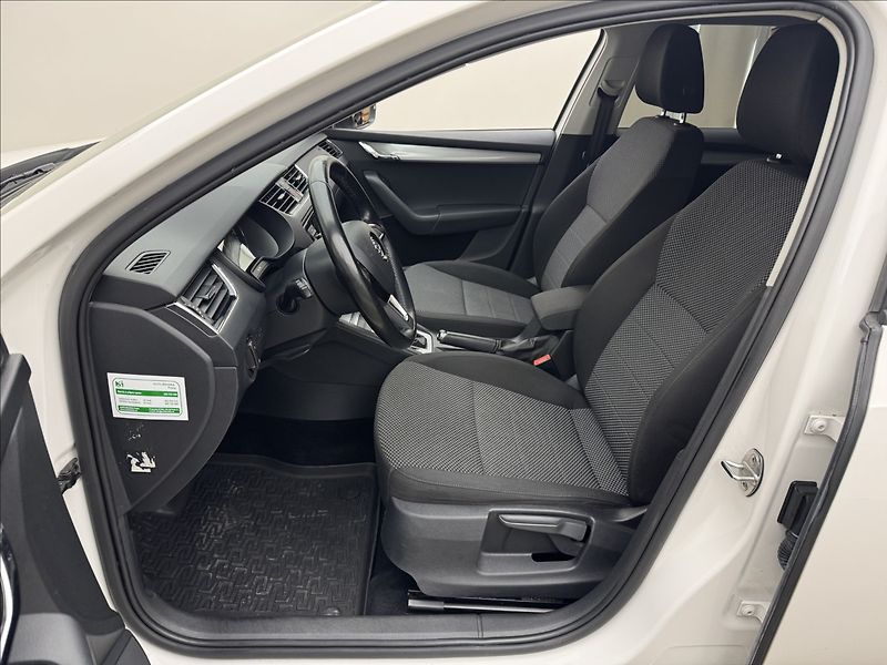 Škoda Octavia 1,4 i 81kW DSG VÝHŘEV DPH ČR - fotka 23 z 27