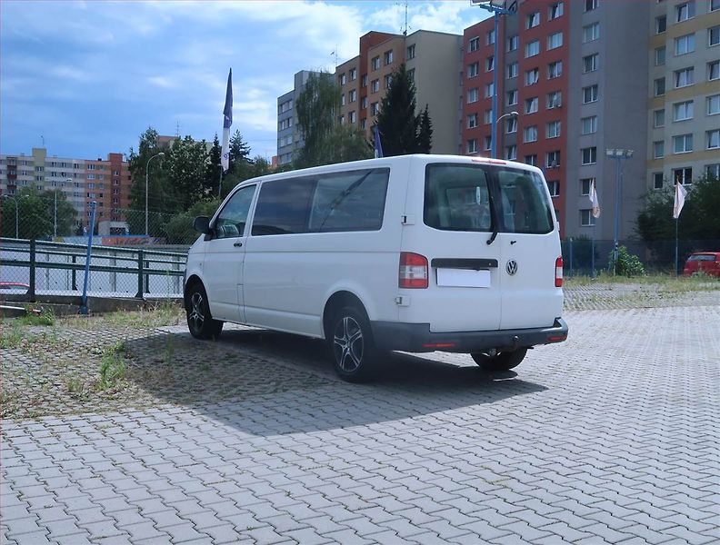 Volkswagen Transporter (2013) 2.0 TDI, Bus, 5Míst, ČR - fotka 4 z 14