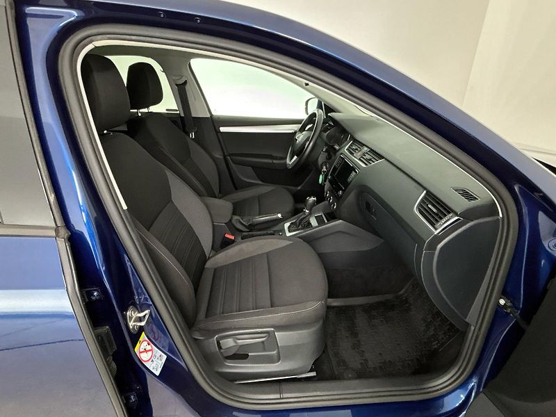 Škoda Octavia Ambition DSG - fotka 9 z 27