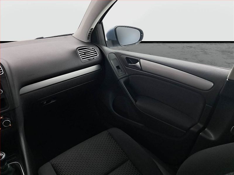 Volkswagen Golf (2010) 1.4 16V, Park. senzory - fotka 8 z 15