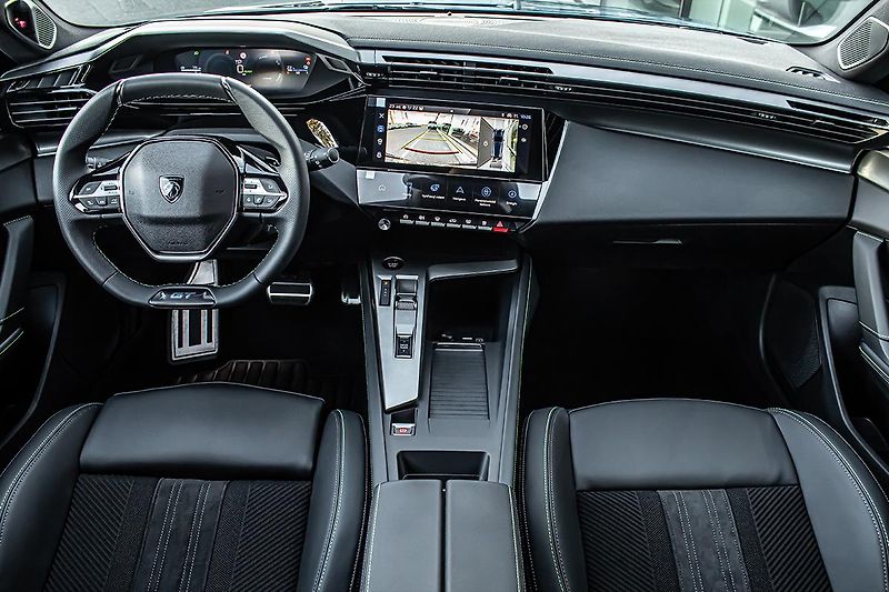Peugeot 308 (2025) ë-GT 115 kW/157k 58kWh  SW - fotka 21 z 22