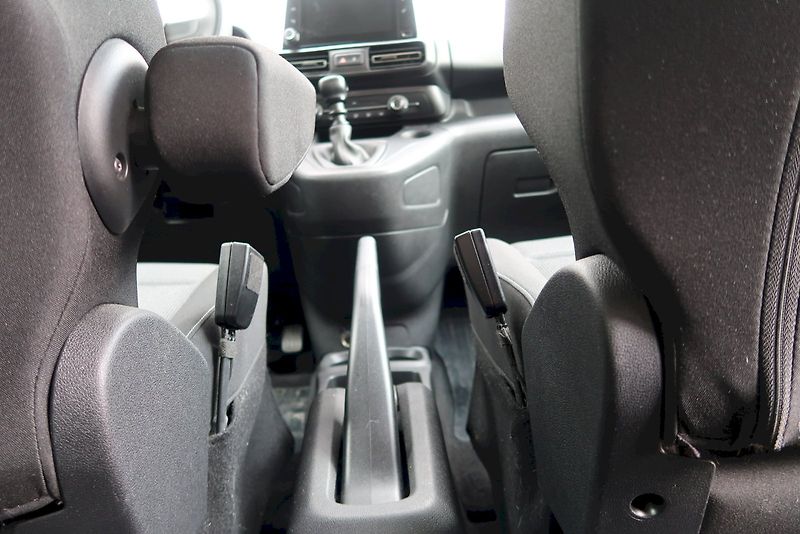 Toyota ProAce City Verso (2022) Business Shuttle 1,2 T Long /8 - fotka 21 z 32