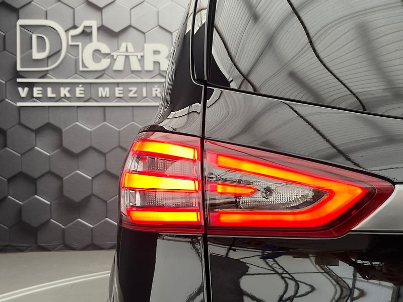 Ford S-MAX 2,5 HEV Titanium 7míst - fotka 37 z 70