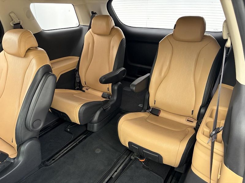 Kia Carnival (2022) 2.2 Diesel Automat 6+3 míst - fotka 25 z 34