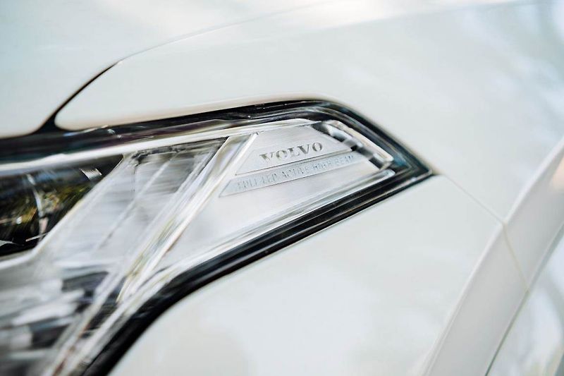 Volvo XC90 (2021) B6 AWD - fotka 8 z 31