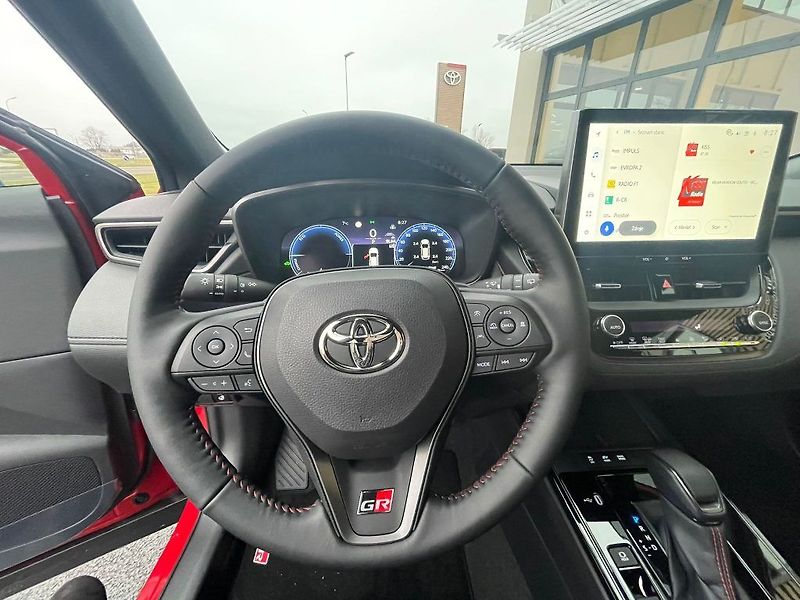Toyota Corolla Cross 2.0 Hybrid 4x4 GR SPORT - fotka 19 z 27