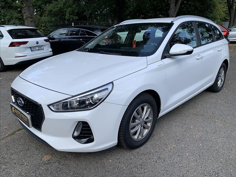 Hyundai i30 1,6 CRDI ČR - fotka 1 z 17