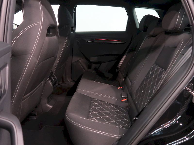 Škoda Karoq (2026) SPORTLINE 1.5TSI 110KW DSG TAŽ - fotka 14 z 42