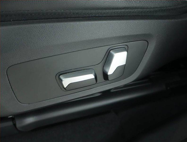 BMW iX3 (2022) 80 kWh, SoH 98% - fotka 16 z 19