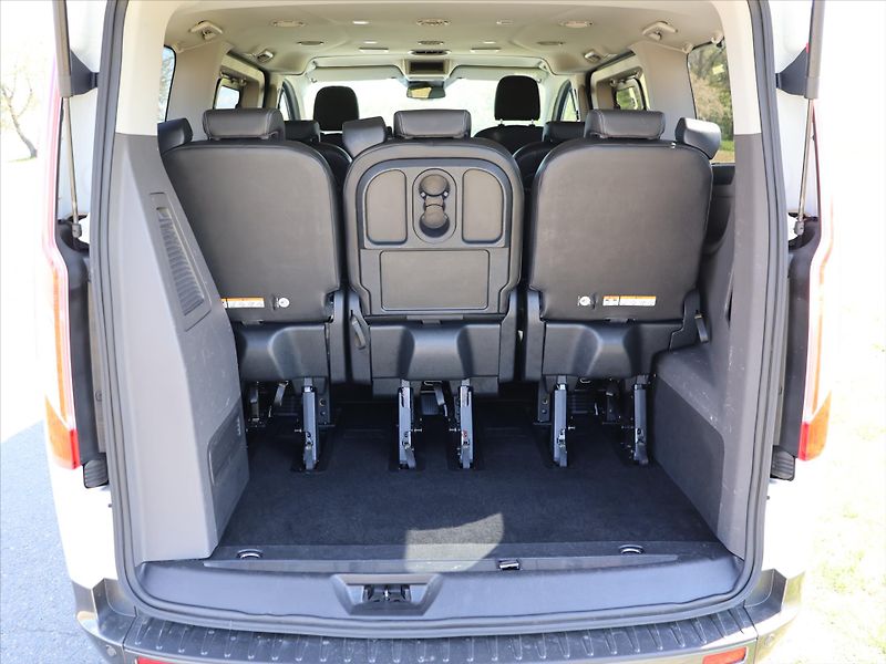 Ford Tourneo Custom 2,0 TDCI 136kW Active 1Maj DPH - fotka 10 z 29
