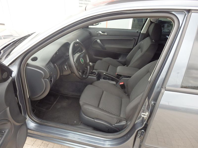 Škoda Superb 1.9 TDI 77 kW ALU R17, ZÁVĚS - fotka 6 z 14