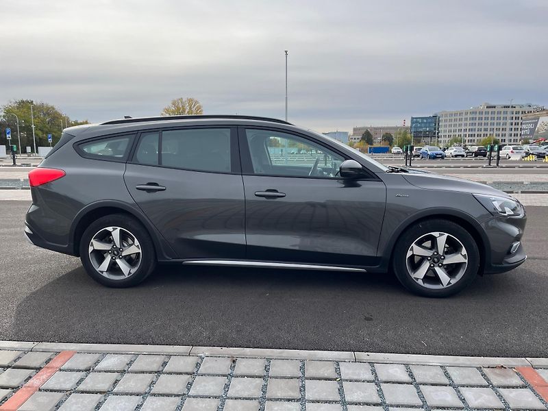 Ford Focus (2021) Active 1.0EcoBoost Hybrid - fotka 3 z 9