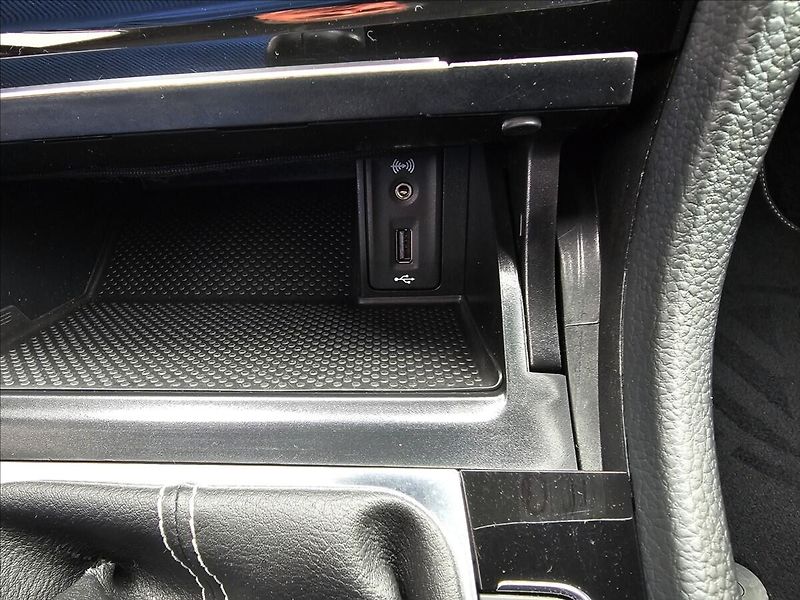 Volkswagen Golf VII 1,4TSi 92KW CUP NAVI - fotka 21 z 46