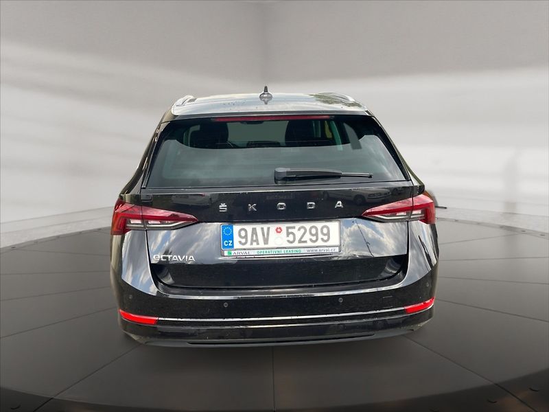Škoda Octavia 2,0 TDI Style - fotka 5 z 11