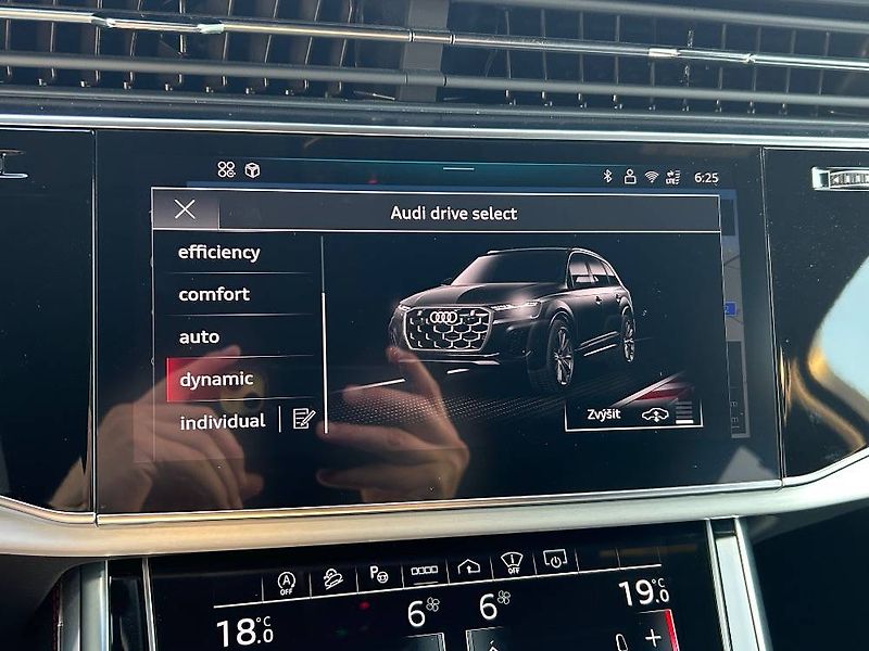 Audi Q7 SUV 50 Sline Quattro 8TT 3,0TD - fotka 18 z 30