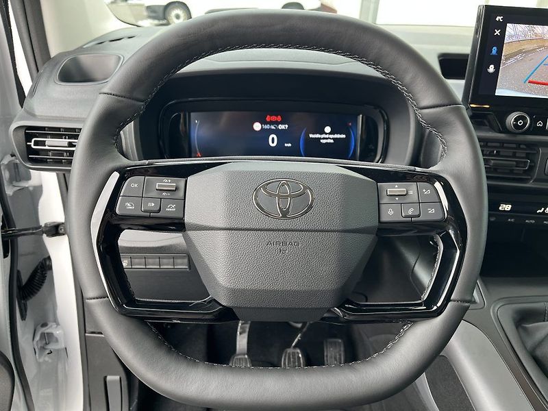 Toyota ProAce City Verso 1.5L D Family - fotka 14 z 32