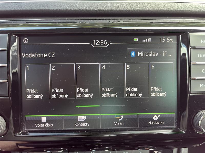 Škoda Superb 2,0 TDi DSG  NAVI BIXEN ACC AL - fotka 21 z 50