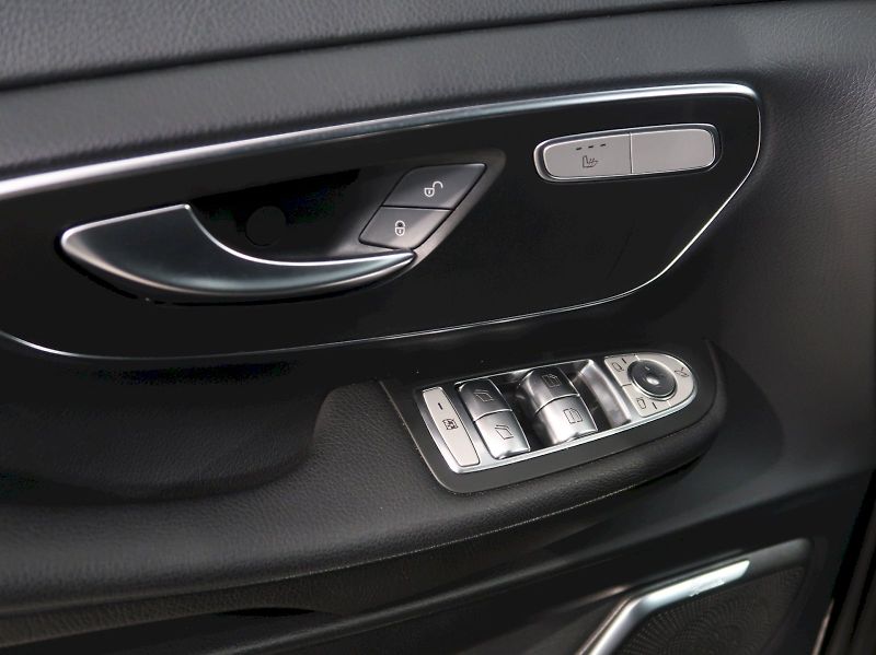 Mercedes-Benz Třídy V (2020) 300d L EXCLUSIVE WEBASTO BURME - fotka 34 z 39