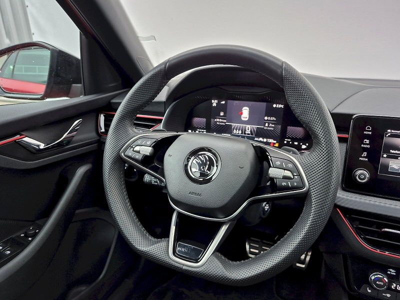Škoda Kamiq (2024) Monte Carlo 1.0 TSI 85kW DSG - fotka 10 z 33