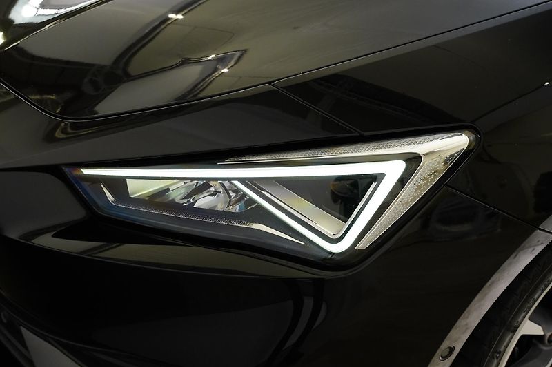 Seat Leon - fotka 9 z 27