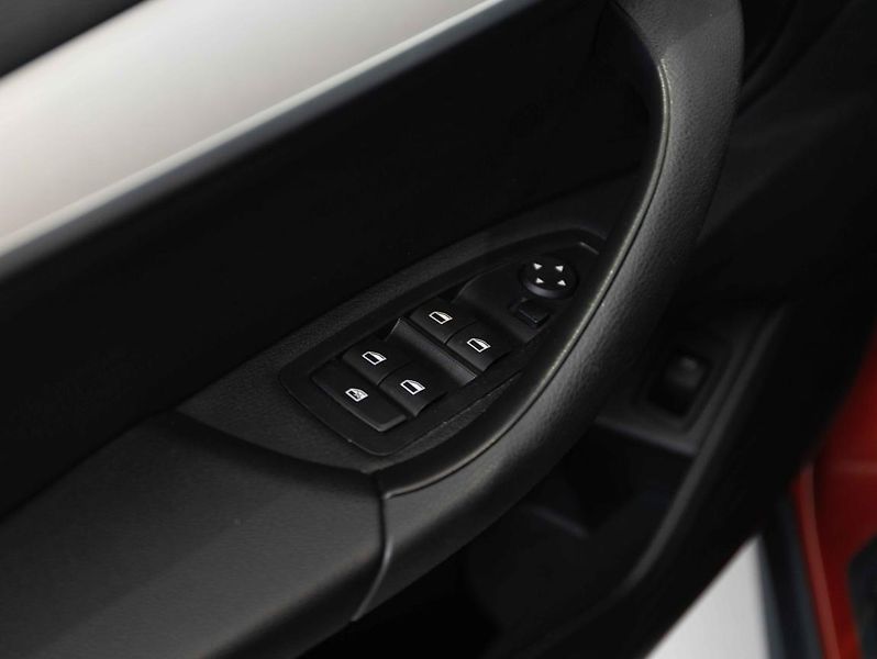 BMW X1 xDrive20i - fotka 15 z 22
