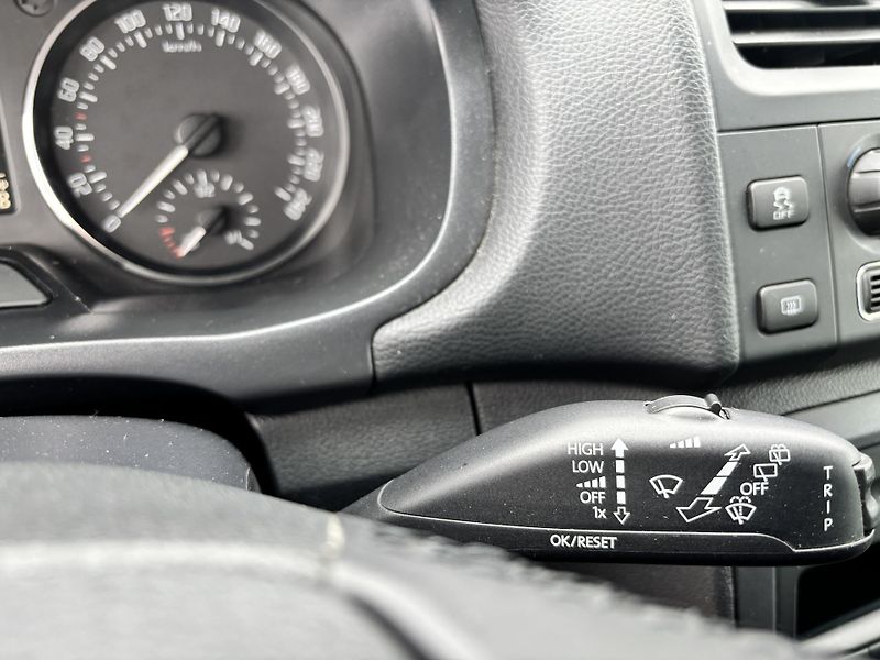 Škoda Fabia (2012) 1.2TSi Elegance serv. kniha! - fotka 21 z 26